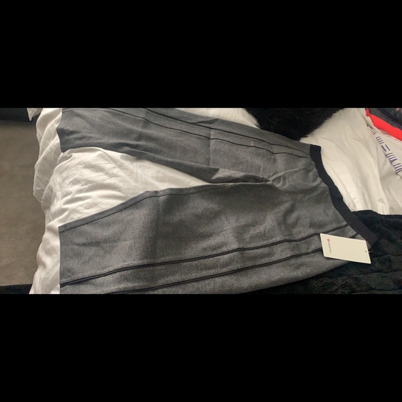 Lulu lemon cropped pant - Picture 1 of 3